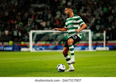 每体：巴萨将在周一前往沙特，阿劳霍可能会随队